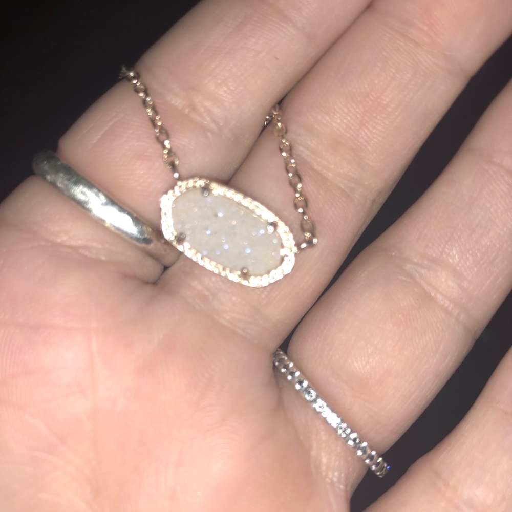Kendra Scott necklace